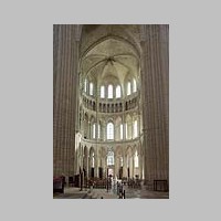 Soissons, photo PMRMaeyaert, Wikipedia, south transept.jpg